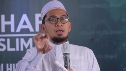 Catat! Inilah Urutan Dzikir yang Dianjurkan Setelah Laksanakan Shalat Fardhu, Kata Ustaz Adi Hidayat Urutannya Adalah...