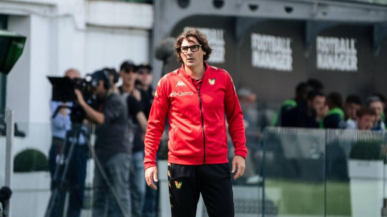 Pelatih Venezia Akui Sulit Bersaing dengan Klub Milik Pengusaha Indonesia, Jay Idzes Harus Lakukan Ini
            - galeri foto