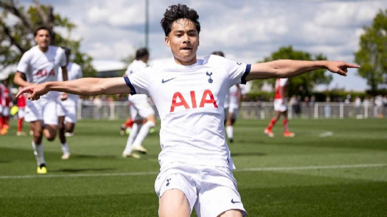 Aset Berharga Timnas Indonesia, Gelandang Jakarta Ini Sukses Cetak Gol Kemenangan di Liga Inggris
            - galeri foto