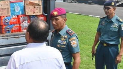 Lantamal VI Makassar Salurkan Bantuan Logistik Untuk Korban Bencana