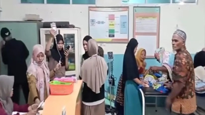 Gegara Konsumsi Bubur Lounching PMT Dinas PPKB, Puluhan Bayi Dilarikan ke Puskesmas