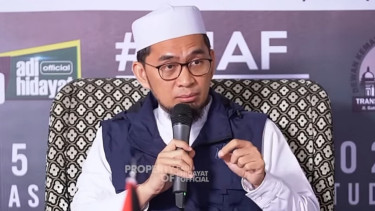 Tolong saat Salat Mulai Amalkan Amalan Doa Ayat Surat Al-Isra ini di Shalat Tahajud, Ustaz Adi Hidayat Sebut agar Kita...