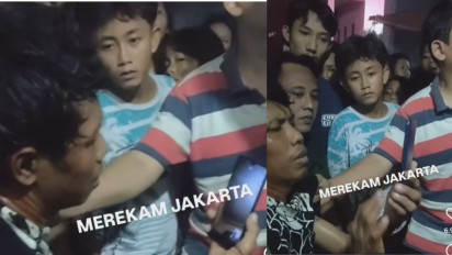 Viral, Warga Koja Justru Hadiahi Bogem Mentah Saat Pria Bertato Merengek Video Call ke Ibunya