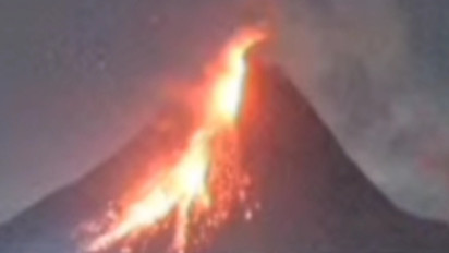 Gunung Merapi Luncurkan Guguran Lava Sejauh 2,5 Kilometer ke Arah Kali Bebeng