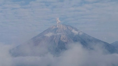 Gunung Semeru Kembali Alami Erupsi Kamis Pagi Ini, PVMBG : Patuhi Rekomendasi