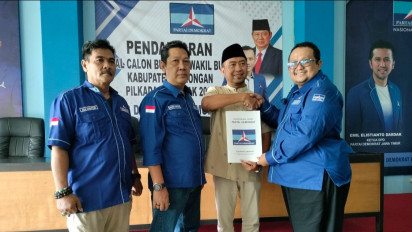 Putra Mantan Kadis Pendidikan Jawa Timur, Kembalikan Formulir Bacawabup di DPC Demokrat Kabupaten Lamongan