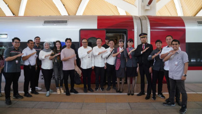 Libur Panjang, Gibran Boyong Keluarga ke Bandung Naik Whoosh