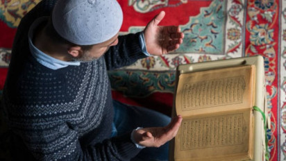 Bacaan Al-Qur'an Surat Al-Isra Ayat 96-100 Lengkap Tulisan Arab, Latin, dan Artinya