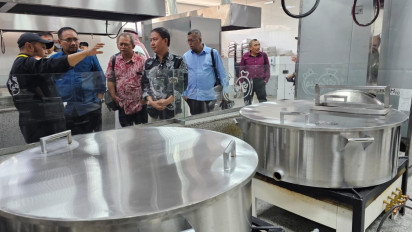 Jelang Haji 2024, Menag Yaqut Cek Hotel dan Dapur Madinah, Pastikan Fasilitas Layanan Jemaah Lansia