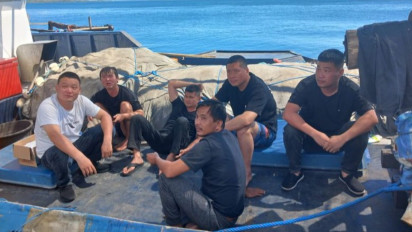 Diduga Hendak Ke Australia, Enam WNA Asal China Terdampar di Perairan Teluk Kupang