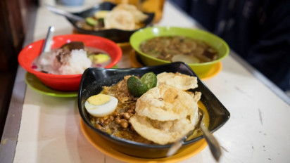 Berdiri Sejak Tahun 1966, Lontong Kari Kebon Karet Jadi Pujaan Pencinta Kuliner di Kota Bandung 