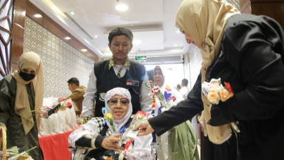 Suasana Meriah Iringi Kedatangan Jemaah Haji di Madinah, Mulai Beri Bunga hingga Lantunan Thala'al Badru