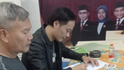 Alam Mbah Dukun Daftar Jadi Bakal Calon Wakil Wali Kota Banjar Jalur Perseorangan, Daftar ke KPU Tengah Malam