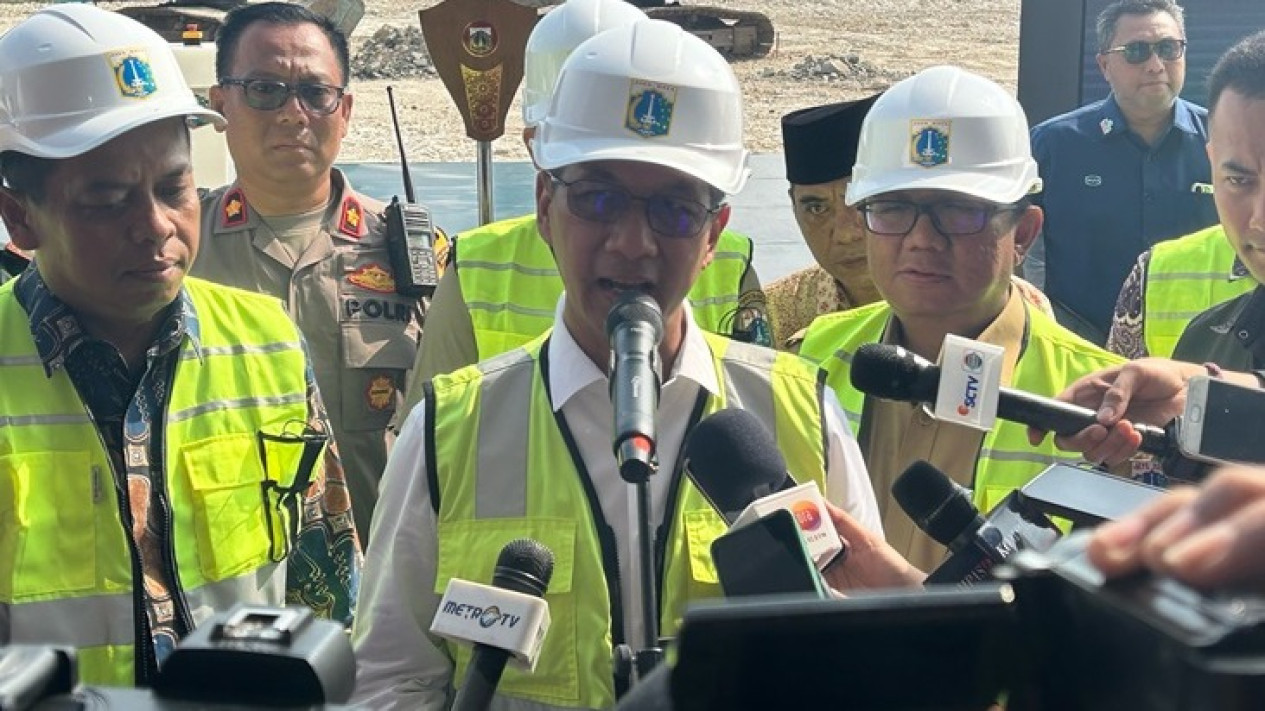 Namanya Masuk Bursa Pilgub Jakarta dan Kalahkan Pamor Ahok di Survei, Heru Budi: Hari Esok Penuh Misteri
            - galeri foto