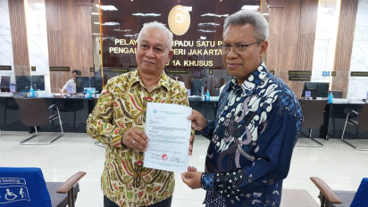 Universitas Proklamasi 45 Serahkan Amicus Curiae Karen Agustiawan ke PN Tipikor Jakarta Pusat