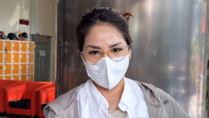 Usai Diperiksa KPK Terkait Kasus TPPU Hasbi Hasan, Windy Idol Tak Banyak Bicara