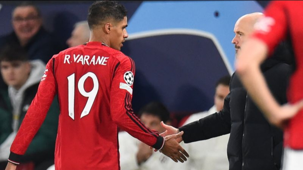 Resmi, Varane Tinggalkan MU Akhir Musim Ini
            - galeri foto