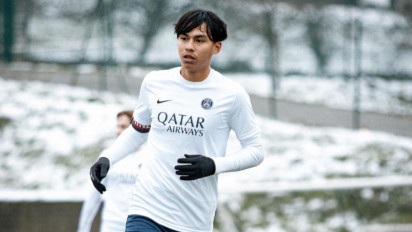 Darius Sinathrya Bangga Sang Anak Diperkenalkan Secara Resmi oleh Timnas Indonesia