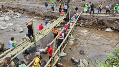 Respons Banjir Bandang di Sumatera Barat, BAZNAS Bangun Jembatan Darurat