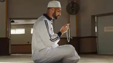 Walau Ngantuk Tak Tertahankan, Paksakan Kerjakan 2 Amalan ini Setelah Shalat Tahajud, Ustaz Adi Hidayat Bilang Manfaatnya Sangat Dahsyat