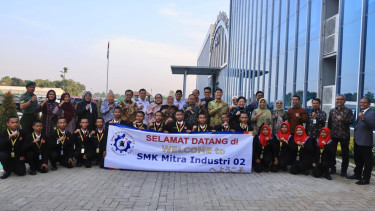 Kunjungi SMK Mitra Industri 02, Menaker Apresiasi Peran Aktif Dunia Usaha dan Industri Kembangkan SDM Terampil