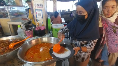 Puluhan Tahun Mempertahankan Cita Rasa Kuliner Jawa di Pasar Ngasem Yogyakarta