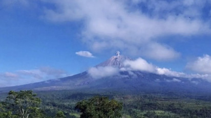 Gunung Semeru Erupsi 14 kali dalam Sehari