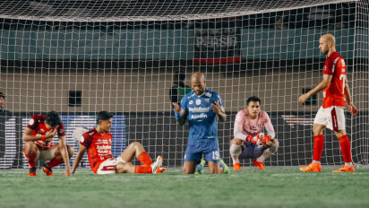 Momen Dua Pemain Bali United Gontok-gontokan saat Dipermalukan Persib Bandung Viral di Media Sosial