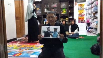 Suasana Duka Menyelimuti Keluarga Korban Pesawat Jatuh di BSD Serpong, Sukro: Sempat Ingin Mengontak Pulu, namun...