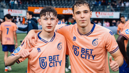 Pemain Keturunan Indonesia Catatkan Debut Liga Belanda di Usia 16 Tahun, Termuda Kedua di Klub Ragnar Oratmangoen 