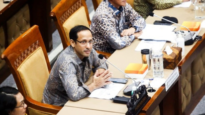 DPR Cecar Nadiem soal Anggaran Pendidikan: Ke Mana Rp665 Triliun Itu?
