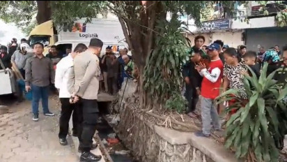 Geger, Detik-detik Wanita Ditemukan Tewas di Selokan Depan Stasiun Bekasi, Ternyata Korban Tewas Karena Ini