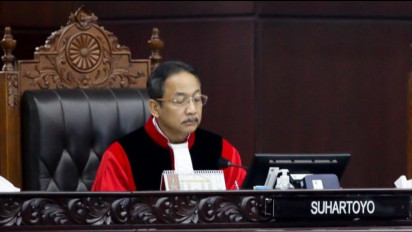 Momen Ketua MK Suhartoyo Marah-marah Lalu Ancam Ini di Ruang Sidang: Kami Perintahkan Keluar!