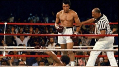 Kisah Petinju Kelas Dunia Muhammad Ali Mengamuk di Acara Televisi, Lawannya Berani Menyinggung soal Allah SWT, Ali Emosi dan Langsung Berdiri, tapi... 