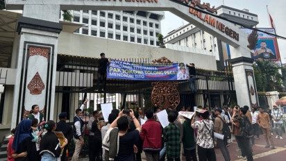 Video Porno Sekda Musi Banyuasin Viral, Mahasiswa Sumsel Geruduk Kantor Kemendagri Minta Apriyadi Dipecat