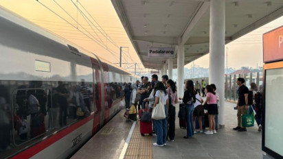 Ada Libur Panjang Hari Raya Waisak, Penumpang Kereta Cepat Whoosh Naik 30 Persen