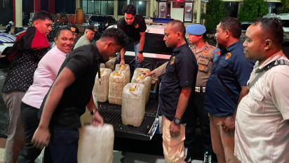 Polda Maluku Amankan 3 Wanita Pelaku Judi Togel dan 1,4 Ton Miras Tradisional Jenis Sopi