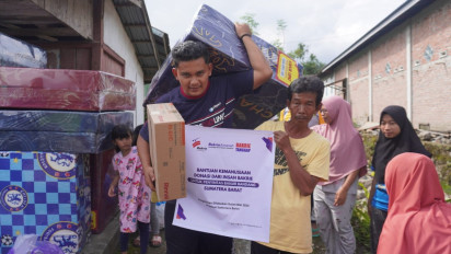 Bakrie Amanah Beri Bantuan Logistik Kepada Penyintas Banjir Bandang di Tanah Datar Sumbar