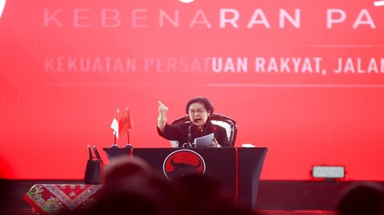 Megawati Sindir DPR Sahkan RUU MK saat Reses: Ini Apa Sih? Mbak Puan Lagi ke Luar Negeri
            - galeri foto