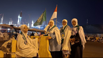 Berlinang Air Mata, Nenek Jemaah Haji ini Tak Kuasa Menahan Rasa Bahagianya saat Lihat Kakbah