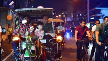 PDIP Rakernas, Jokowi Main Bersama Cucu Naik Andong Keliling Malioboro, Jan Ethes Bagi-bagi Kaus