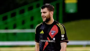 Kiper Dallas FC, Maarten Paes yang rencananya dipanggil Timnas Indonesia.