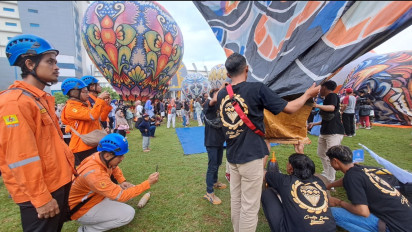 Indahnya Puluhan Balon Udara Hiasi Langit Banyumas Pagi Ini