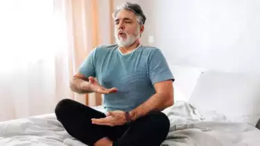 Ilustrasi tarik nafas 10x sehari dengan diafragma, bisa menurunkan tensi darah tinggi