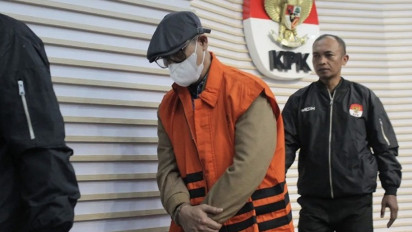 Majelis Hakim Terima Nota Keberatan Gazalba Saleh