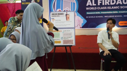 Kala Gibran Ditanya Banyak Hal oleh Siswa SD, Minta Tulis Pertanyaan di Kertas