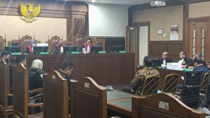 Pengacara: Tuntutan 5 Tahun untuk Achsanul Qosasi Sangat Berat