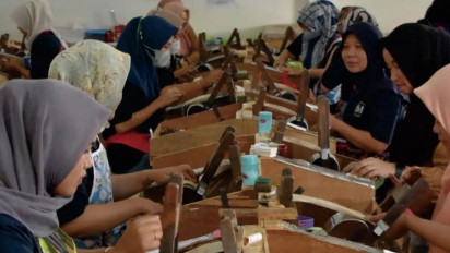 90 Persen Pekerja Pabrik Rokok adalah Perempuan, Tingginya Cukai Hasil Tembakau yang Terus Naik Bisa Picu PHK Massal?