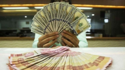 Terendah Dalam Empat Minggu ,  Kurs Rupiah Terhadap  Dolar AS Kembali Terpuruk ke Level Rp16.160  per Dolar AS