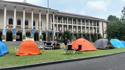 Kurang Lebih 3 Hari, Mahasiswa UGM Protes Kebijakan Uang Pangkal dengan Berkemah di Balairung